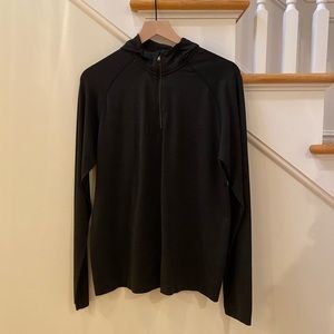 Men’s Lululemon top